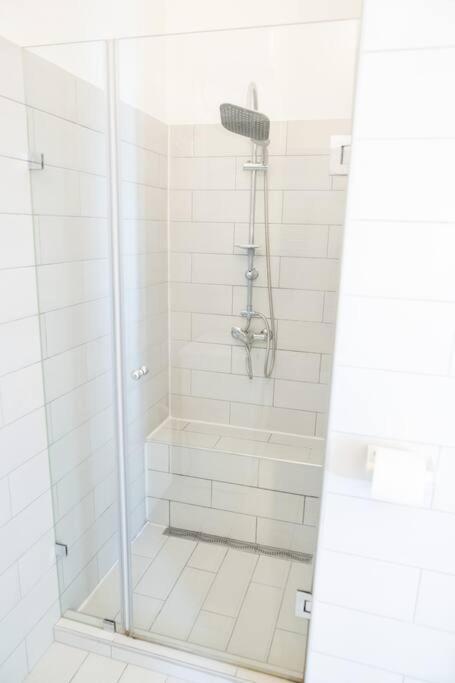 N28 Studio Next To Andrassy Boulevard. Budapest Kültér fotó