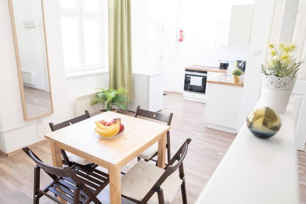 N28 Studio Next To Andrassy Boulevard. Budapest Kültér fotó